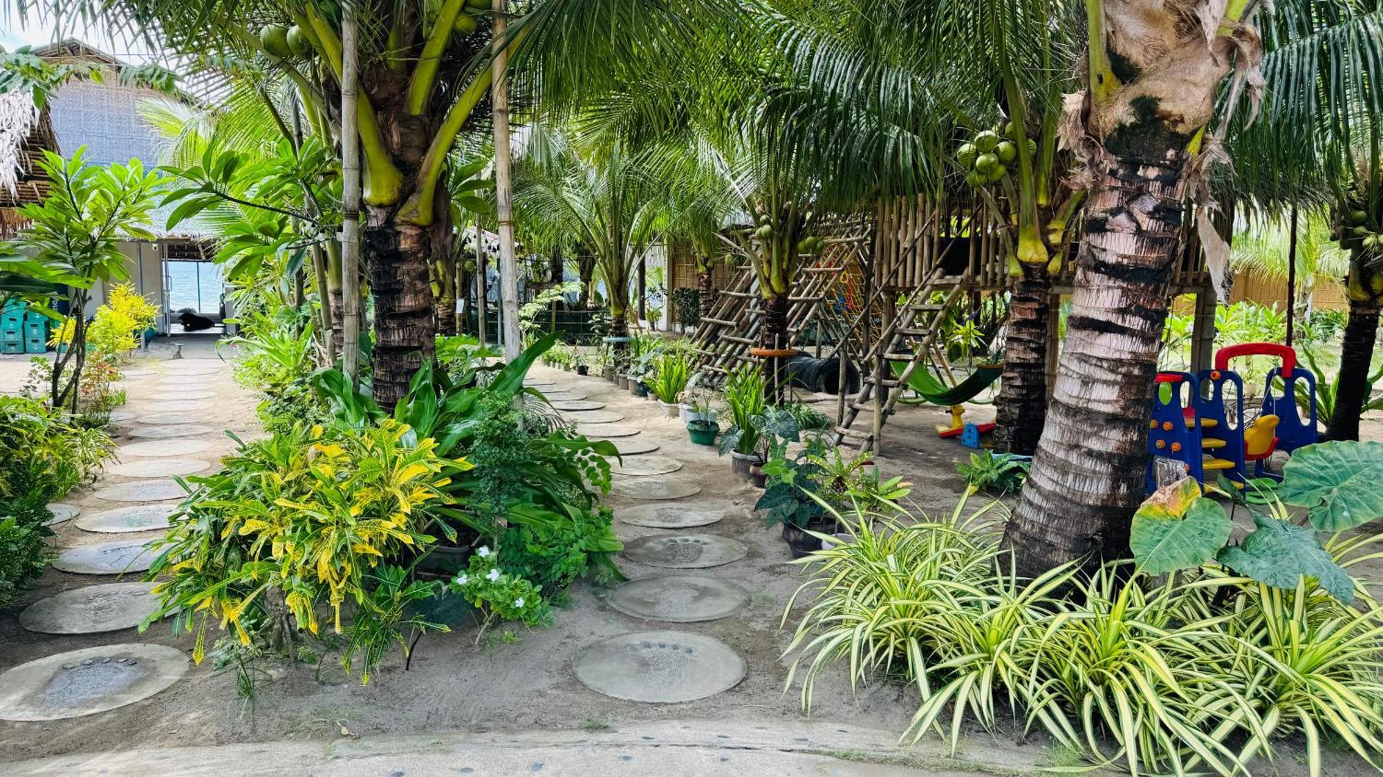 Footprints Beach Resort Agpudlos Exterior photo